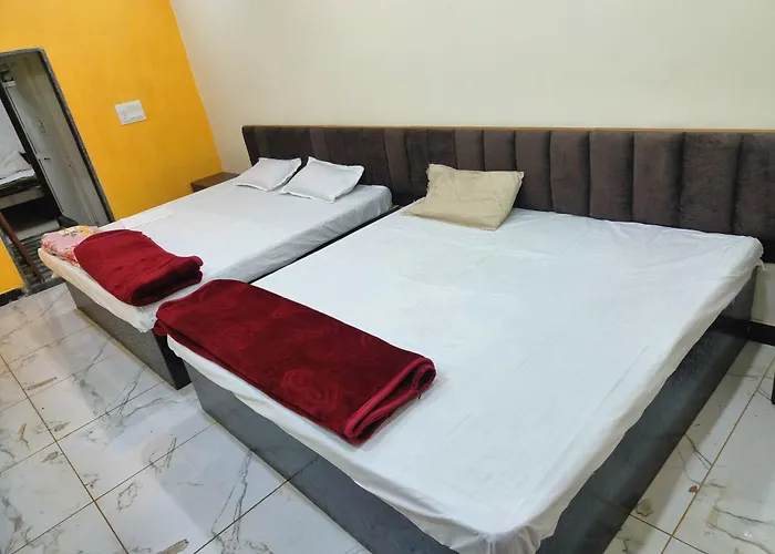 Kumkum Gest House