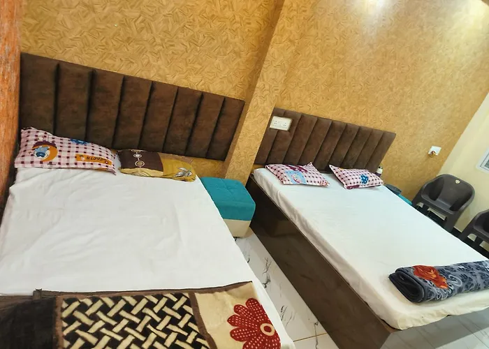 Kumkum Gest House