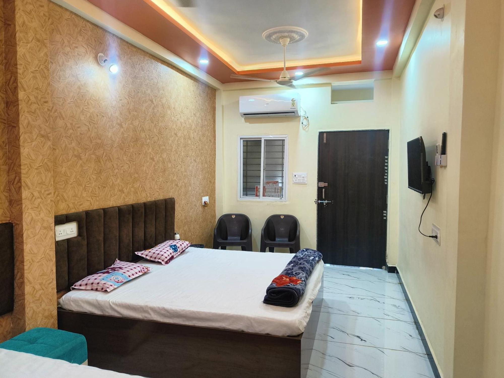 Kumkum Gest House *